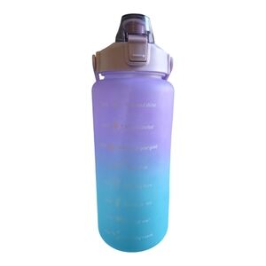 NWOT GSYYR Giant 2L Motivatipnal Water bottle with Straw